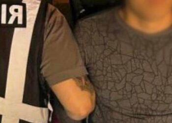 У центрі Києва затримали наркоторговців із авто, набитим психотропами