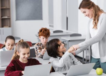 Вступил в силу закон о безопасности в школах: что изменится для учеников и родителей