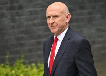 Британские и американские ВВС провели 12-часовую миссию у границы России