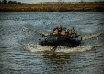 Река Волчья сдерживает продвижение врага – морпехи