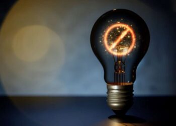 Укрэнерго предупредило об отключениях света: кто останется без электричества