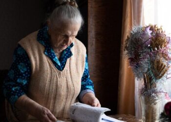 Украинцам запретили одновременно получать пенсию и зарплату: кого коснутся ограничения