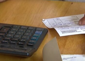 Как избежать переплаты за коммуналку: украинцам дали важные советы на отопительный сезон