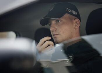 Мужчина в Кривом Роге ранил ножом двух военных ТЦК, полиция открыла дело