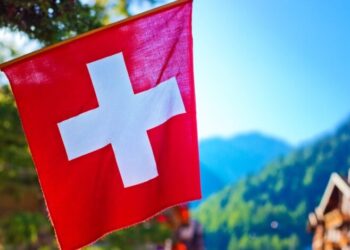 Швейцария продлила статус S, но есть нюанс: как украинцам остаться в стране