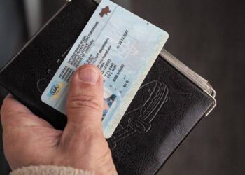 За руль смогут сесть не все: что означает код “78” в водительском удостоверении