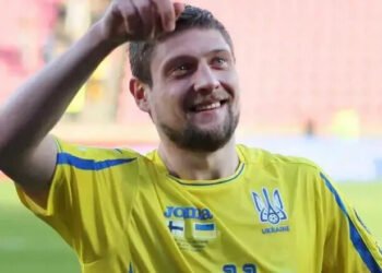 Известный форвард получил предложение предать Украину и уехать в днр
