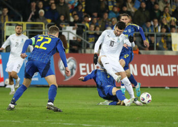 Украина в 11-м матче подряд не сумела сохранить свои ворота