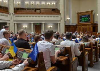 Рада приняла закон, отменяющий ряд платежей для жителей прифронтовых районов: подробности