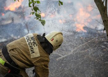 «Эпидемия» поджогов в России: горят релейные шкафы и электрощитовые, — источники