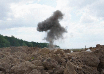 Жителі передмістя Києва та області чують сильні вибухи: що зараз відбувається