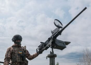 Жителям Чернигова объяснили, почему не сбивают БПЛА над городом. Зовут стать в ряды ПВО