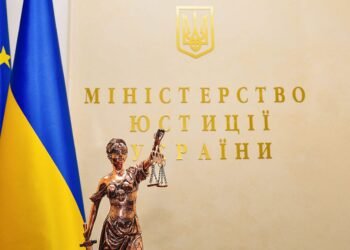 СБУ раскрыла схему уклонения от мобилизации: чиновника Минюста поймали “на горячем”