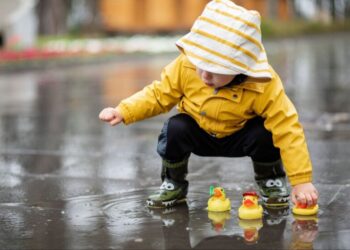 Украину накроет холодный фронт из Скандинавии: синоптик рассказал, где ждать ледяных дождей с порывистым ветром