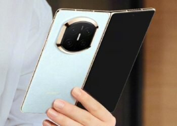 Новий Huawei Mate X7 повністю розсекречено: смартфон показали на фото у нетипових кольорах