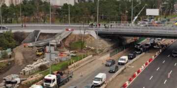 Новий вигляд старого мосту: що змінилось після ремонту шляхопроводу в Києві