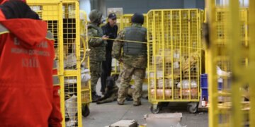 За вибух на пошті у Києві затримали 40-річного чоловіка: він робив "сувеніри з боєприпасів"