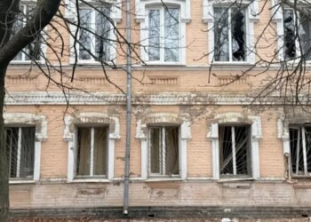 Повреждены дома, библиотека и учебное заведение: армия РФ атаковала Днепропетровскую область