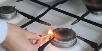 У Києві тимчасово припинили газопостачання 10 будинків після нічної атаки рф