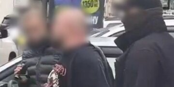 Обіцяв влаштувати в правоохоронні органи за 25 тисяч доларів: у Києві затримали чоловіка