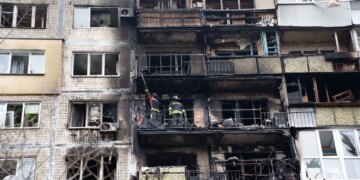 Рятувальники у Києві завершили роботи з ліквідації наслідків російських ударів 29 листопада