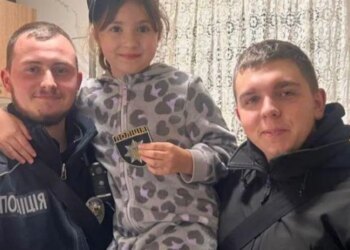 В Запорожcкой области маленькая девочка вызвала полицию, потому что думала, что у нее украли деньги
