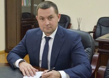 Руководителя ГЭЦ Бабенко обвиняют в конфликте интересов после поездки в Варшаву