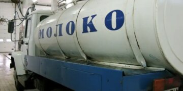 Київське метро та молочна таємниця: куди йдуть сотні тисяч гривень