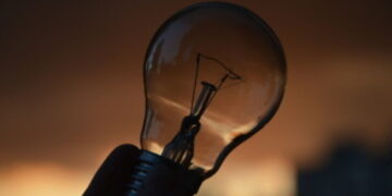 В одних областях отключают свет, а в других нет: Минэнерго назвало причину
