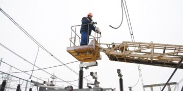 Готовьтесь к отключениям: где не будет света 15 ноября