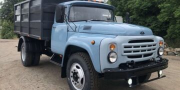 Украинские водители грузовиков вынуждены ездить на 40-летних ЗиЛах: почему не могут купить новые