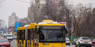 Транспортний колапс у Києві: частина маршрутів курсує по-новому