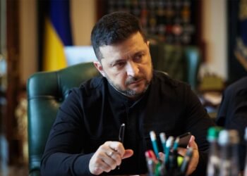 Зеленский подвел итоги встречи с депутатами СН и призвал к “боеспособности”