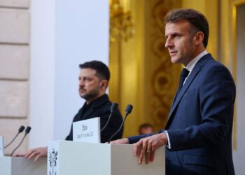 Чтобы противостоять новой агрессии. Макрон анонсировал восстановление ВСУ после перемирия