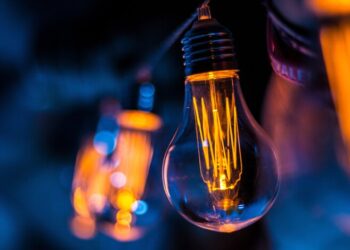 Отключений станет меньше:  в “Укрэнерго” дали новый прогноз по свету