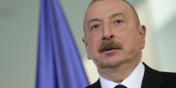 Намеренный удар? Азербайджан требует от РФ объяснить атаку возле посольства в Киеве