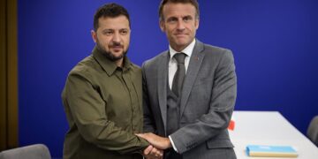 Зеленский посетит Париж для встречи с Макроном: известна дата