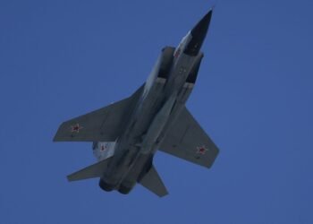 Россия повторно подняла в небо самолеты МиГ-31К