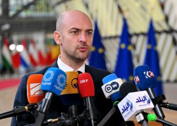 Путин должен согласиться на перемирие, иначе РФ ждут новые санкции, – Барро