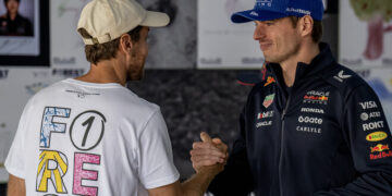 Чемпион Ф1 раскрыл детали переговоров с Ред Булл о возможном возвращении