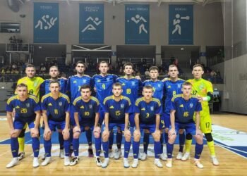 Обнародована стартовая пятерка Украины на матч с Францией