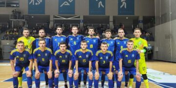 Обнародована стартовая пятерка Украины на матч с Францией