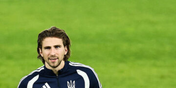 ПСЖ отреагировал на игру Забарного и оценил перспективы украинца в Париже