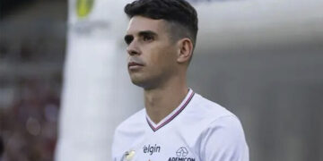 ФОТО. Звезда футбола упал в обморок. Что известно о его состоянии сейчас?