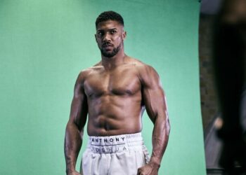 Экс-соперник Усика воспользовался помощью украинца. Его ждет бой на £70 млн