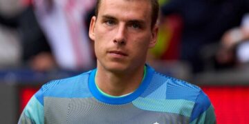 Реал получил предложение по Лунину от топ-клуба. Перес в шоке от суммы