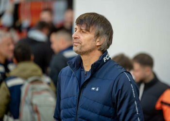 Тренер объяснил, почему Шовковский не уйдет в отставку после позора Динамо
