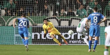 Динамо уступило на Кипре и теперь без тренера, Шахтер взял свое в Ирландии