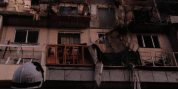 Спалахи і вогняні кулі над Києвом: що відбувалось цієї ночі, – ВІДЕО