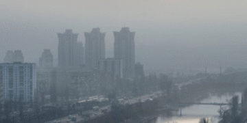 Повітря в зоні ризику: по всьому Києву шкідливі показники забруднення